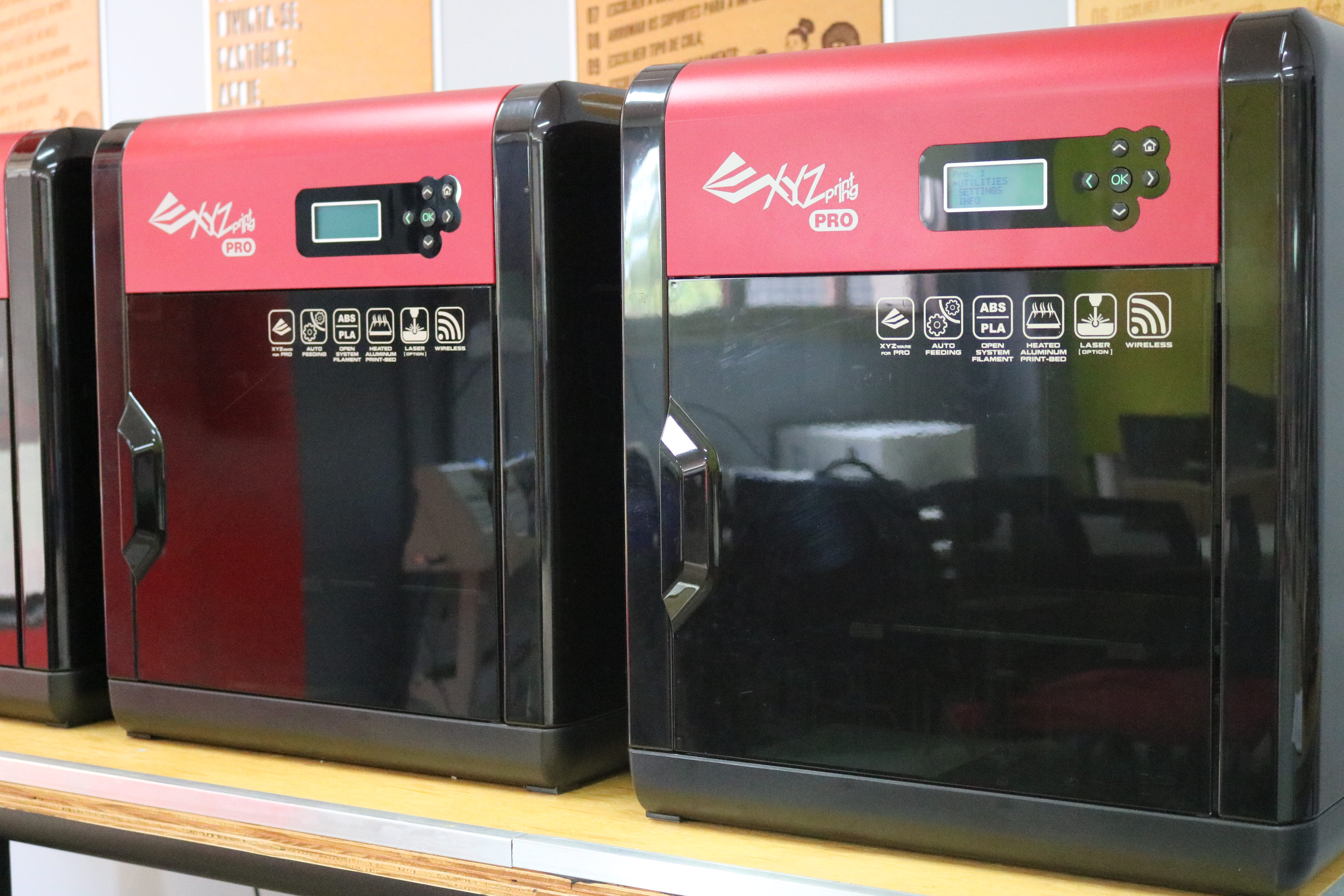 2_Impressora_3D_XYZ_PRINT_daVINCI_1.0_PRO.jpg