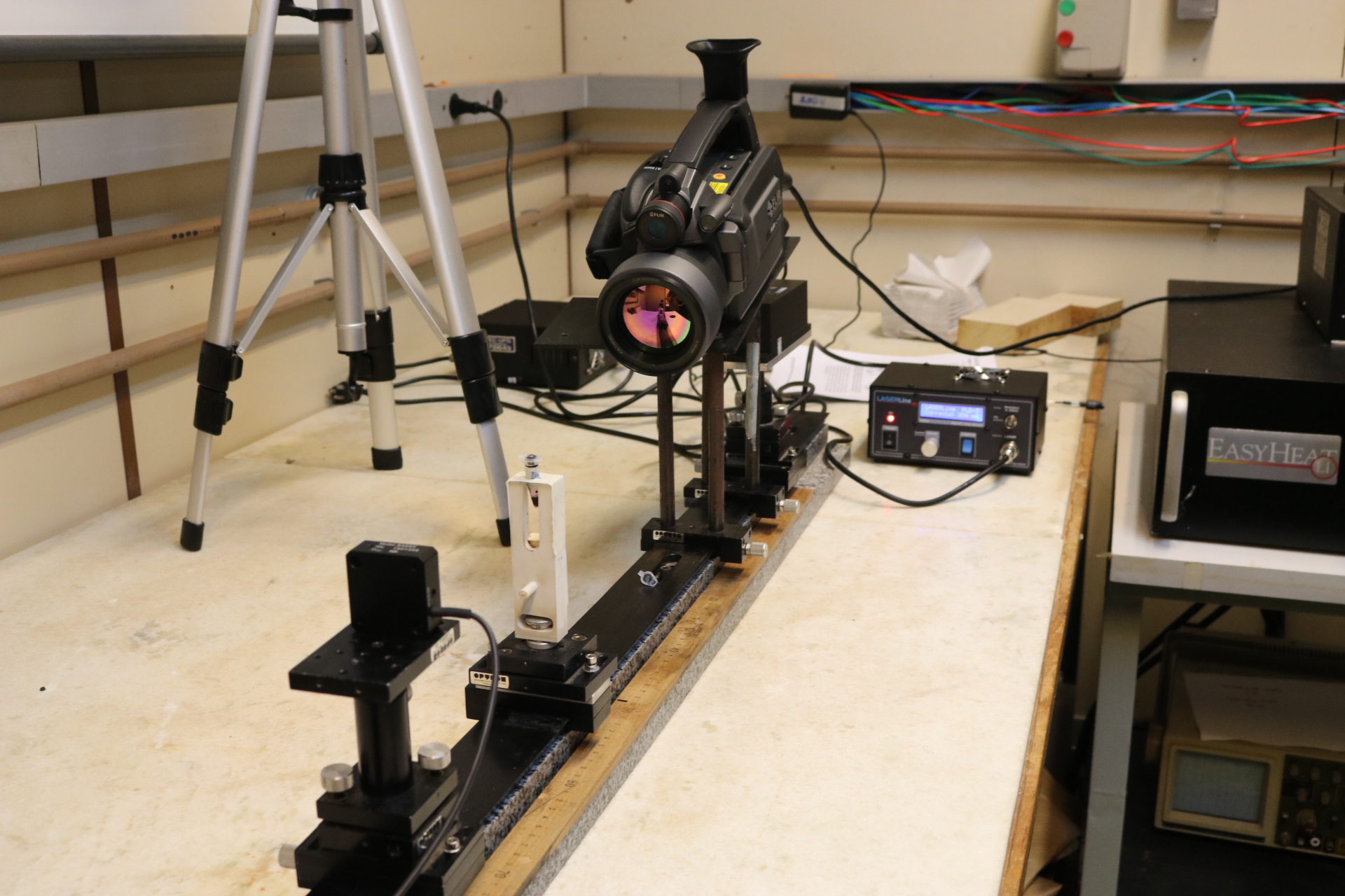 2_lasers_de_alta_pot__ncia__1W__para_medidas_de_hipertermia_fotot__rmica_.JPG