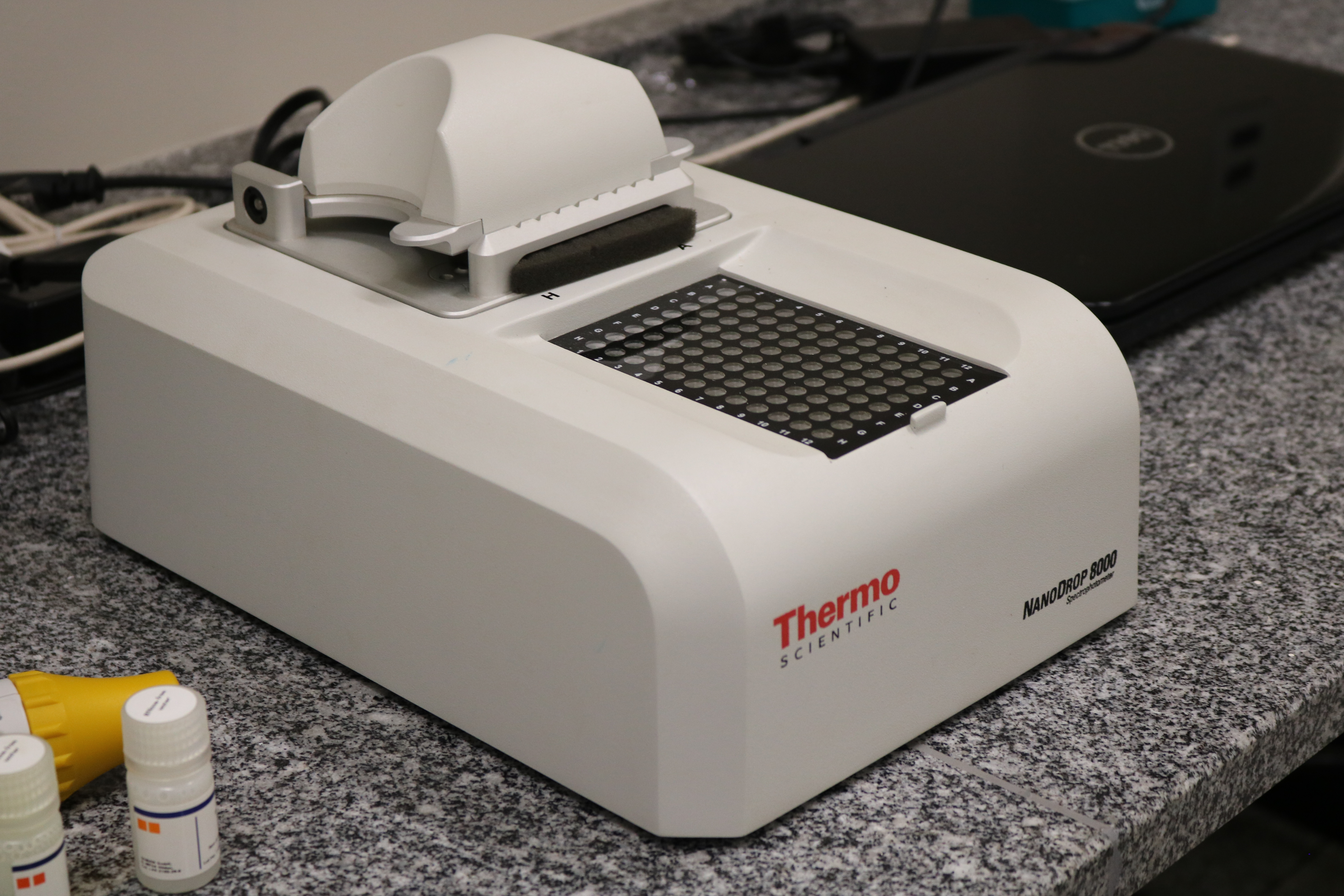 Nanodrop_8000_-_Thermo_Scientific.JPG