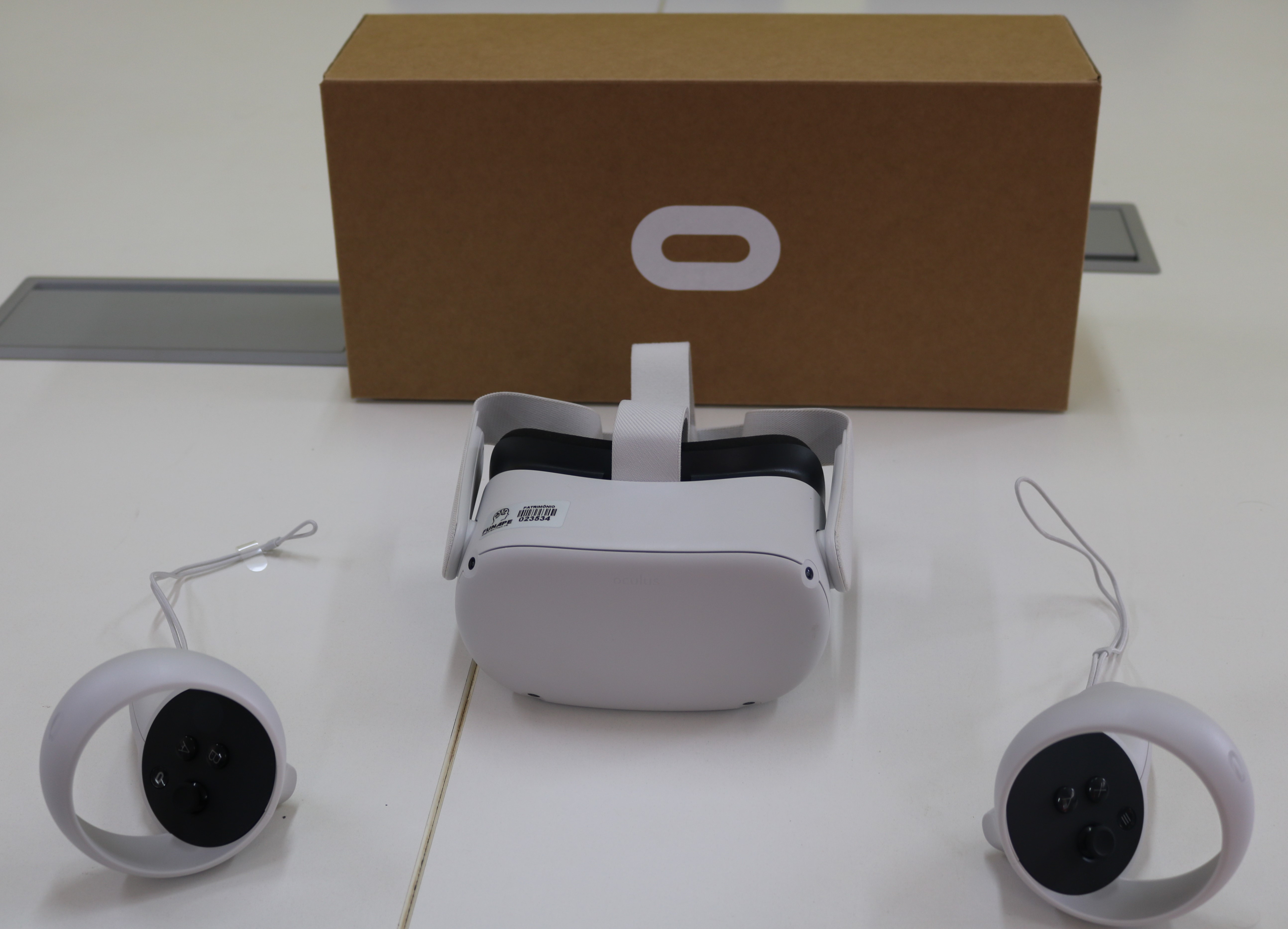 __culos_de_realidade_virtual_-_Oculus_quest_2.jpg