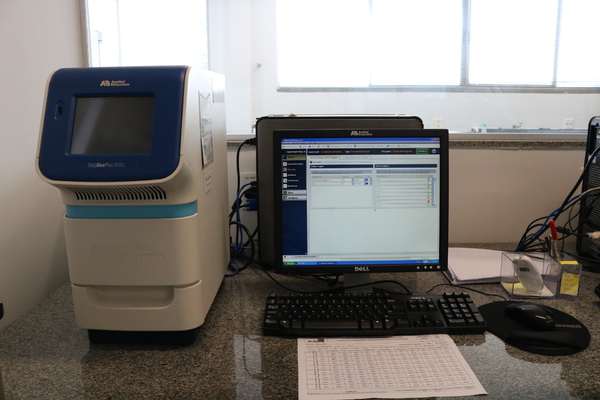 Termociclador_PCR_em_tempo_real_____marca_ABI_modelo_StepOneplus